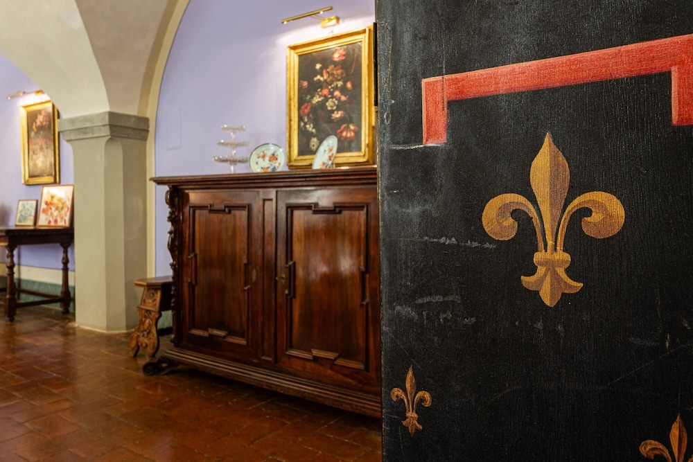 Villa di Tizzano Luxurious Retreat in Paradise, Photo 14