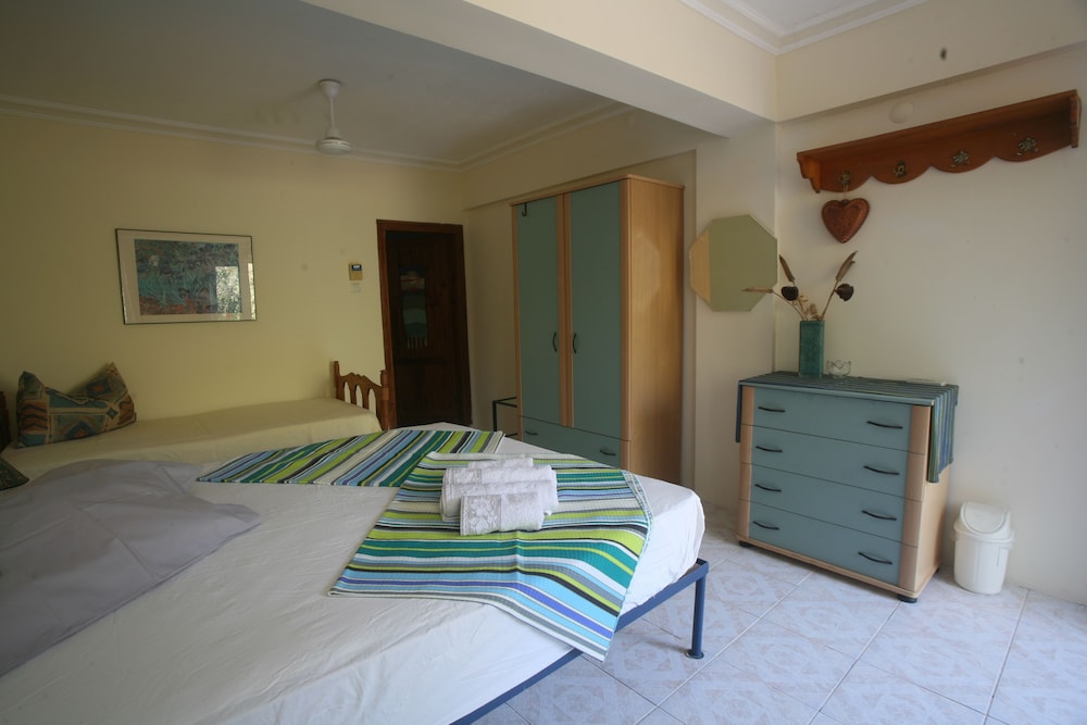 Standard Triple Room photo 2