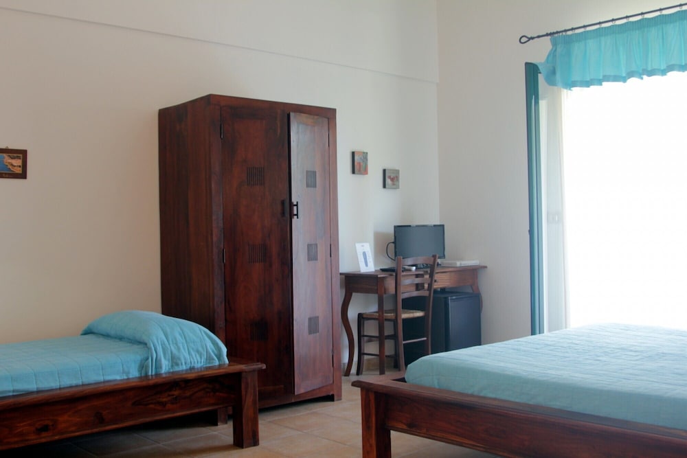 Double Room - Photo 2