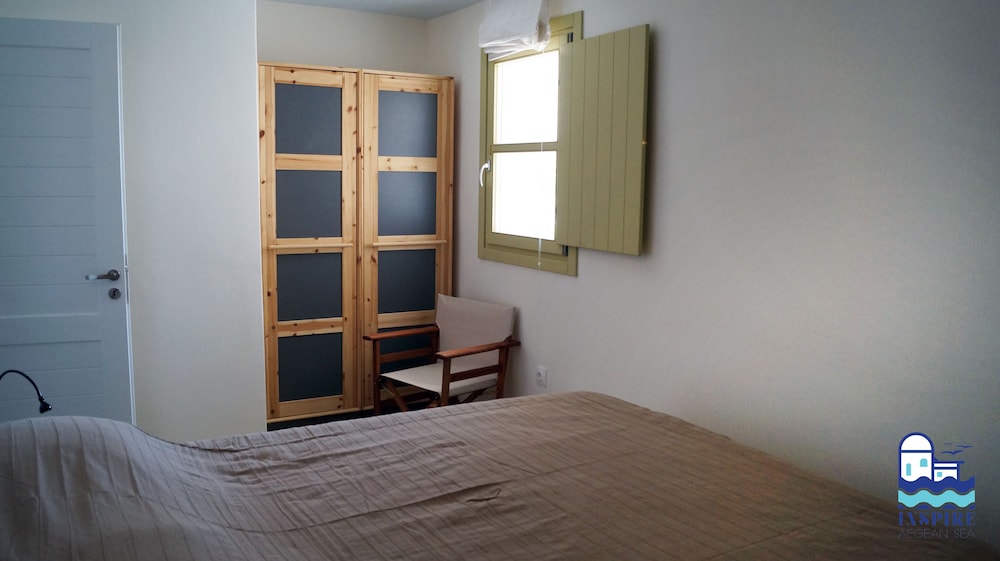 Deluxe Duplex, 3 Bedrooms, Sea View (Triantaros III) photo 3