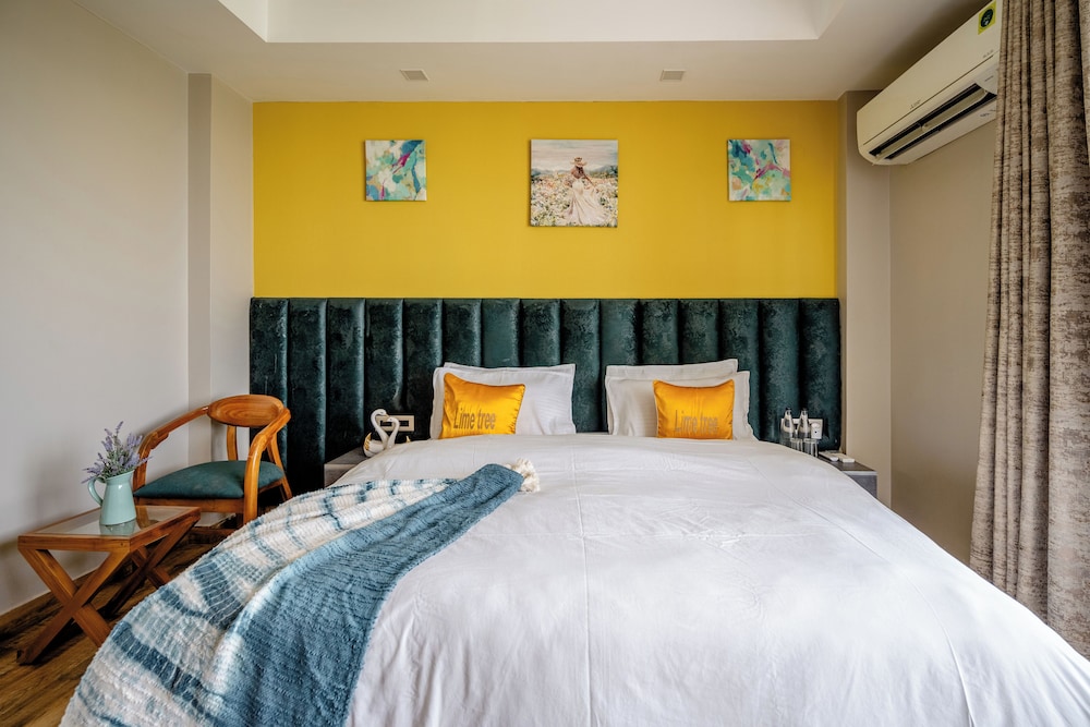 Superior Double Room, City View