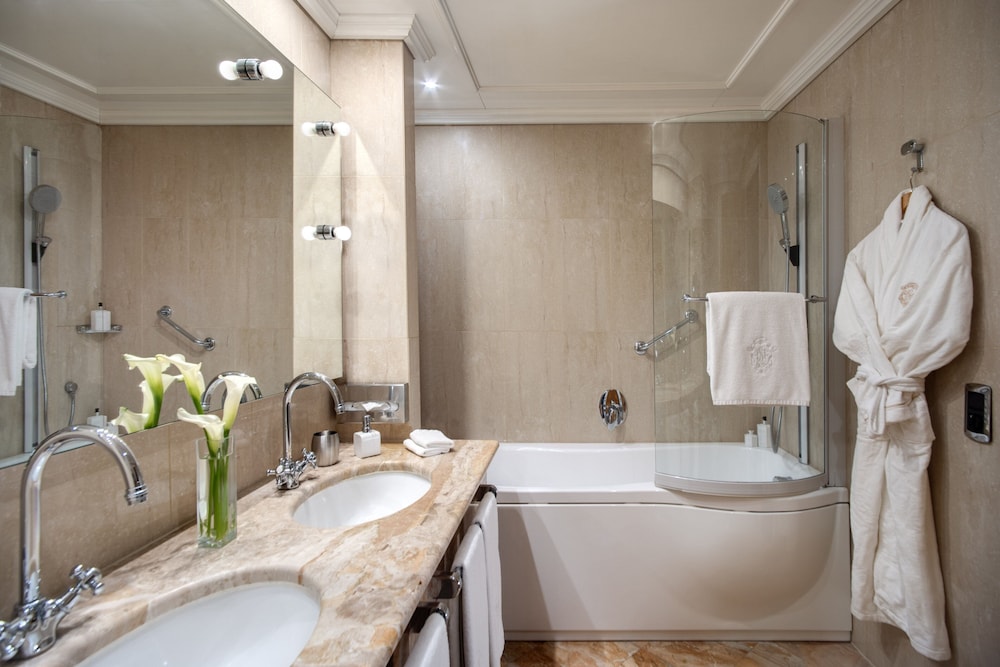 Executive Double Room - Photo 4