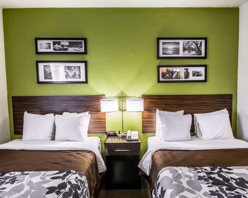 Double Room, 2 Double Beds, Accessible, Non Smoking - Photo 6