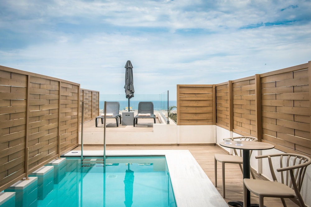 Junior Suite, Private Pool - Photo 10
