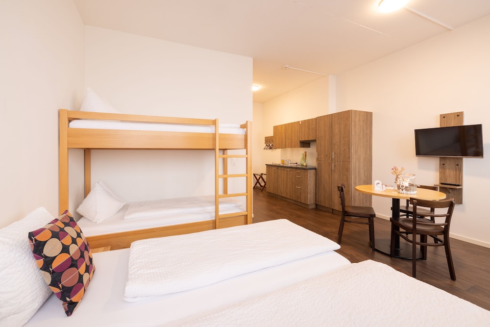 Classic Quadruple Room, Multiple Beds, Kitchenette photo 3