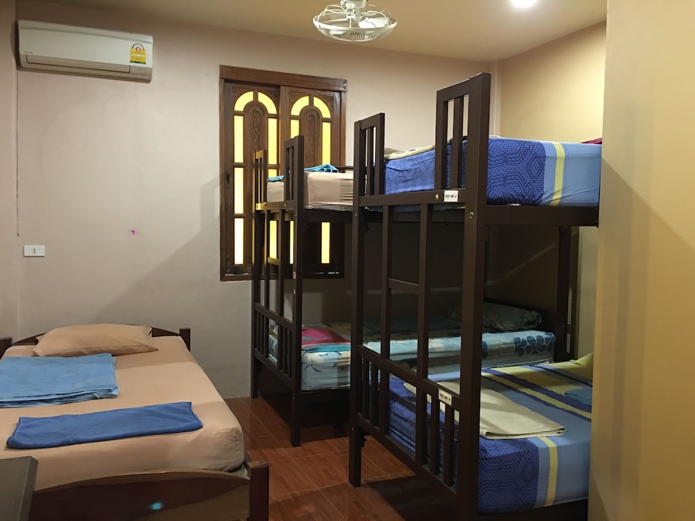 Basic Shared Dormitory, Shared Bathroom photo 3