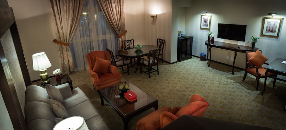 Suite, 2 Bedrooms - Photo 6