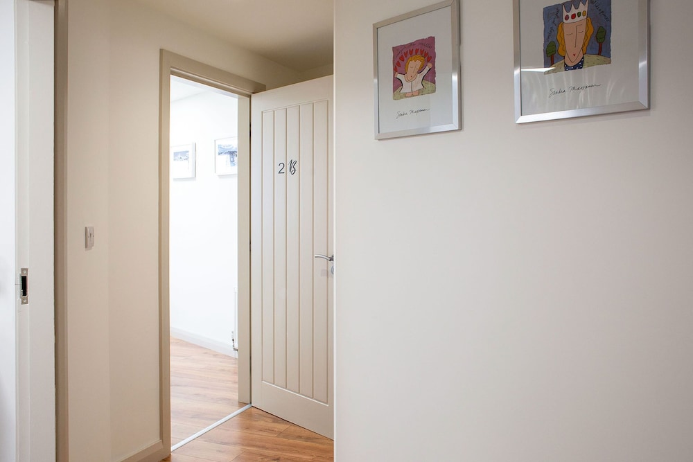Apartment, Private Bathroom, Courtyard View - Photo 11