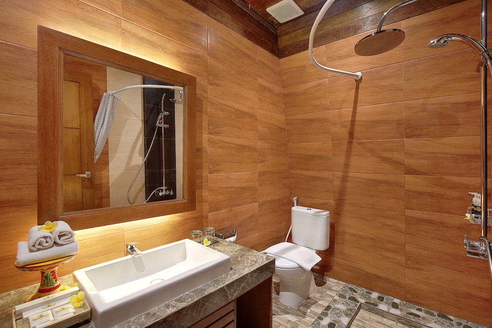 Room, Pool View - Photo 4