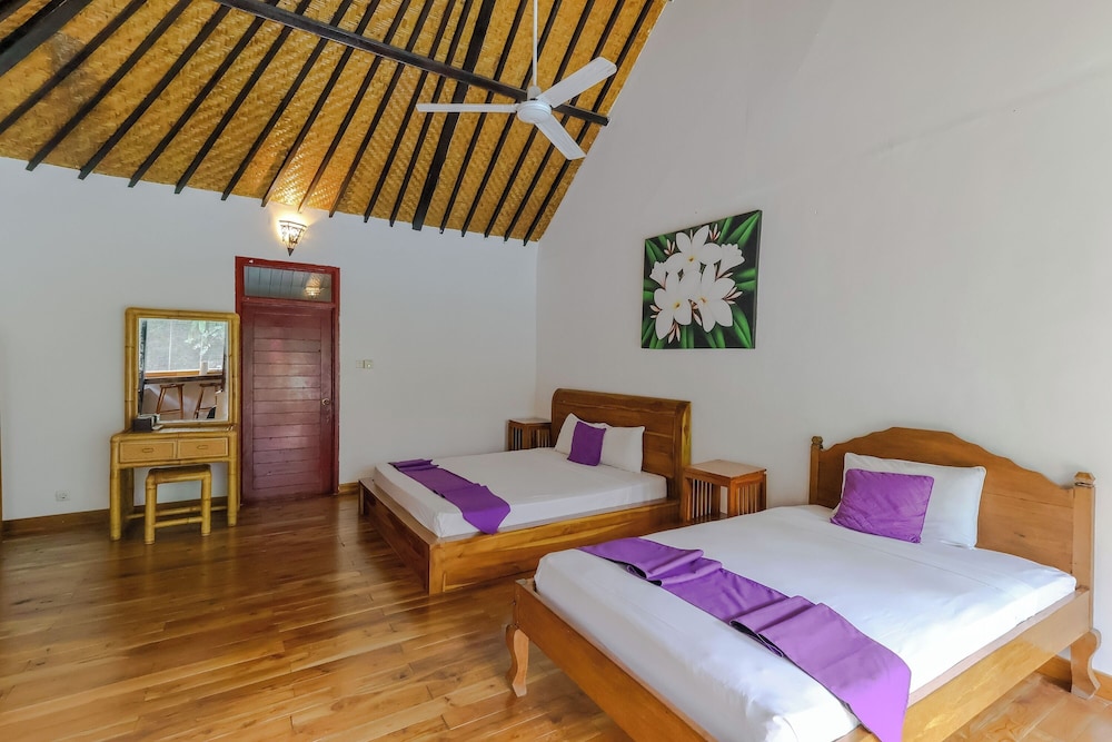 Superior Room (1 double bed, 1 Single bed) pool view