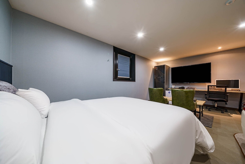 Royal Suite, 1 Queen Bed, Non Smoking, Sauna photo 2
