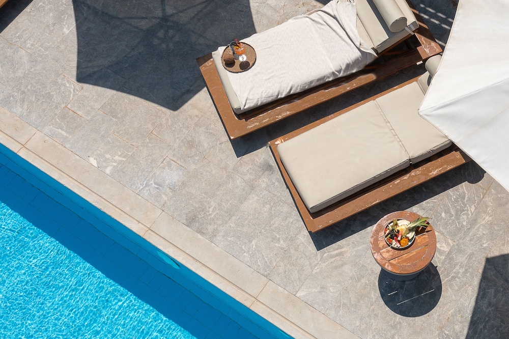 Junior Suite, Beachfront (Sharing Pool -AD) - Photo 7