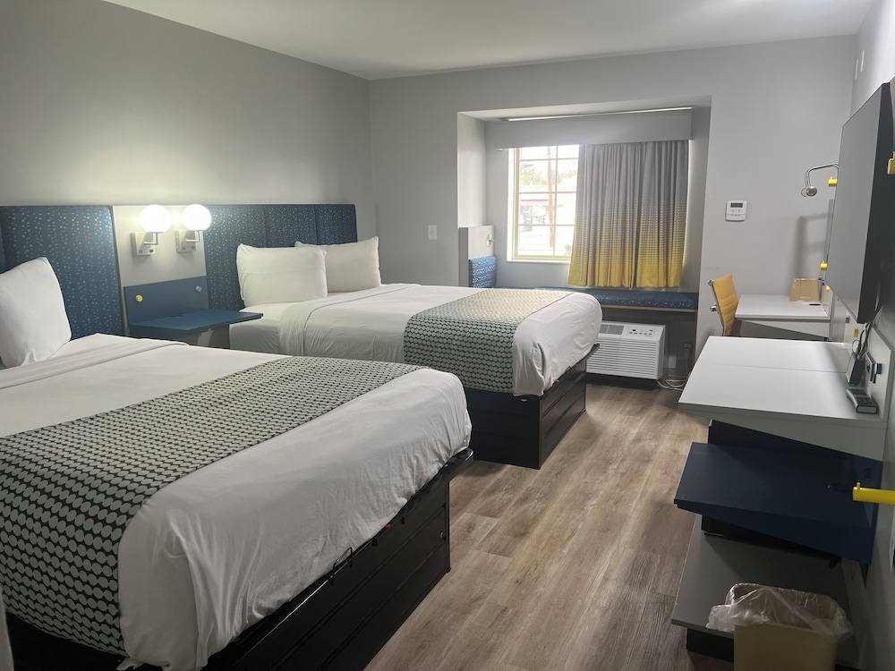 Standard Room, 2 Queen Beds, Non Smoking