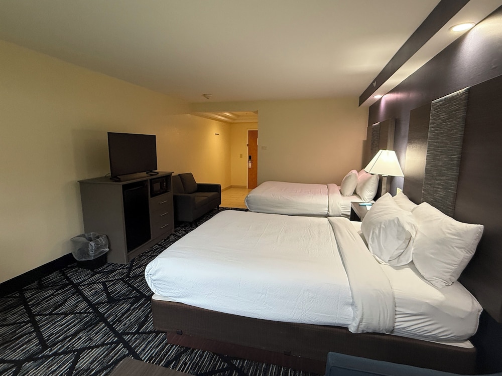 Deluxe Room, 2 Queen Beds photo 3
