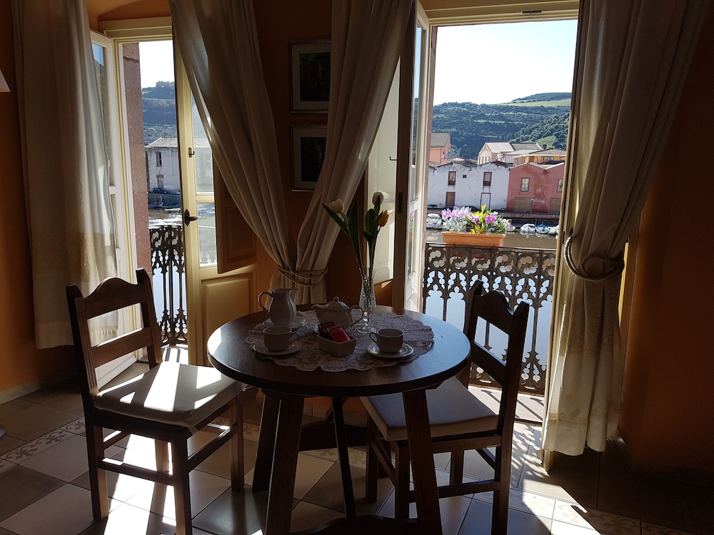 Suite, River View photo 1
