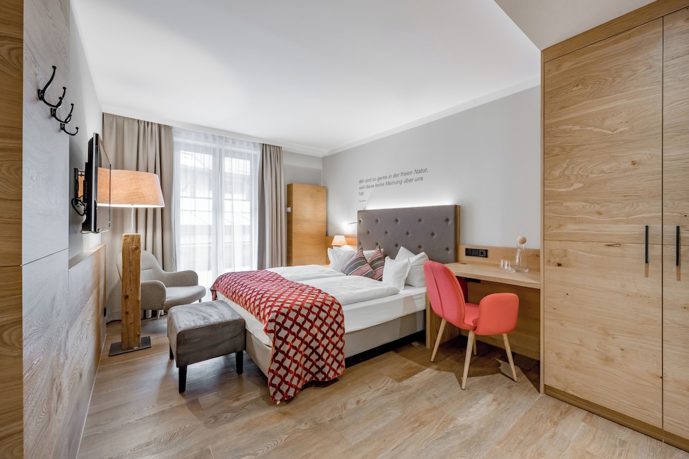 Basic Double Room, 1 Queen Bed photo 2