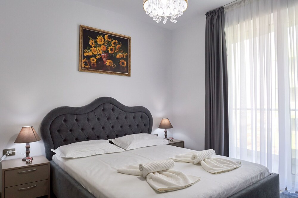 Luxury Apartment photo 3