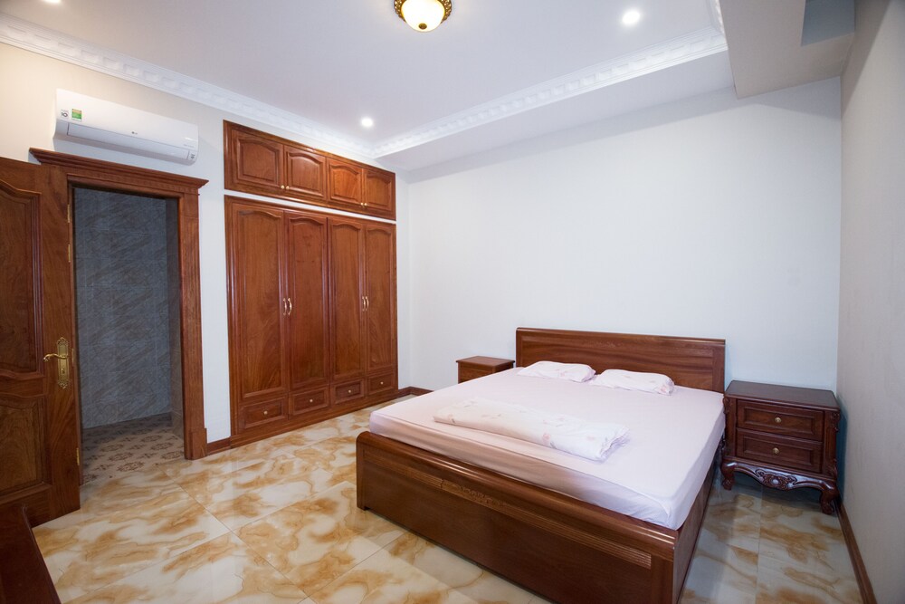 Basic Double Room, 1 King Bed, Non Smoking, Private Bathroom photo 1