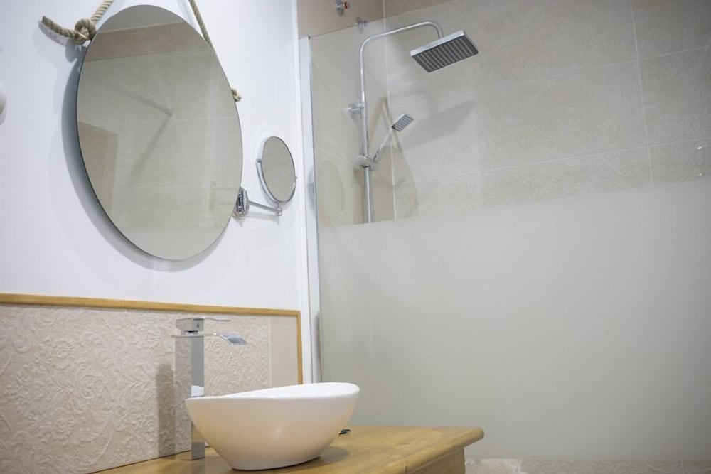 Double Room, 1 King Bed, Garden View