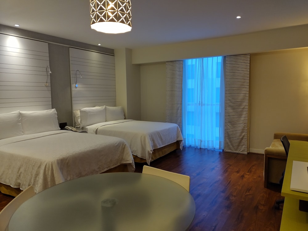 Family Suite, Multiple Beds, Non Smoking - Photo 1