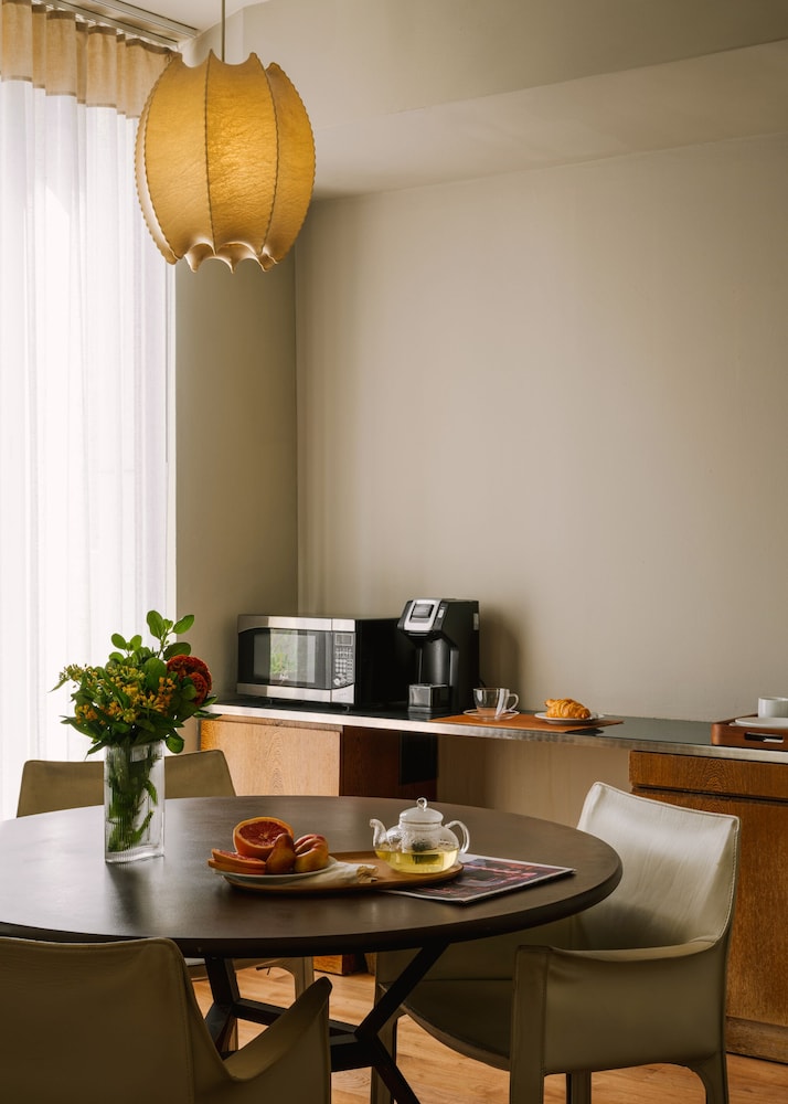 Premium Suite, 1 King Bed With Sofa Bed, City View