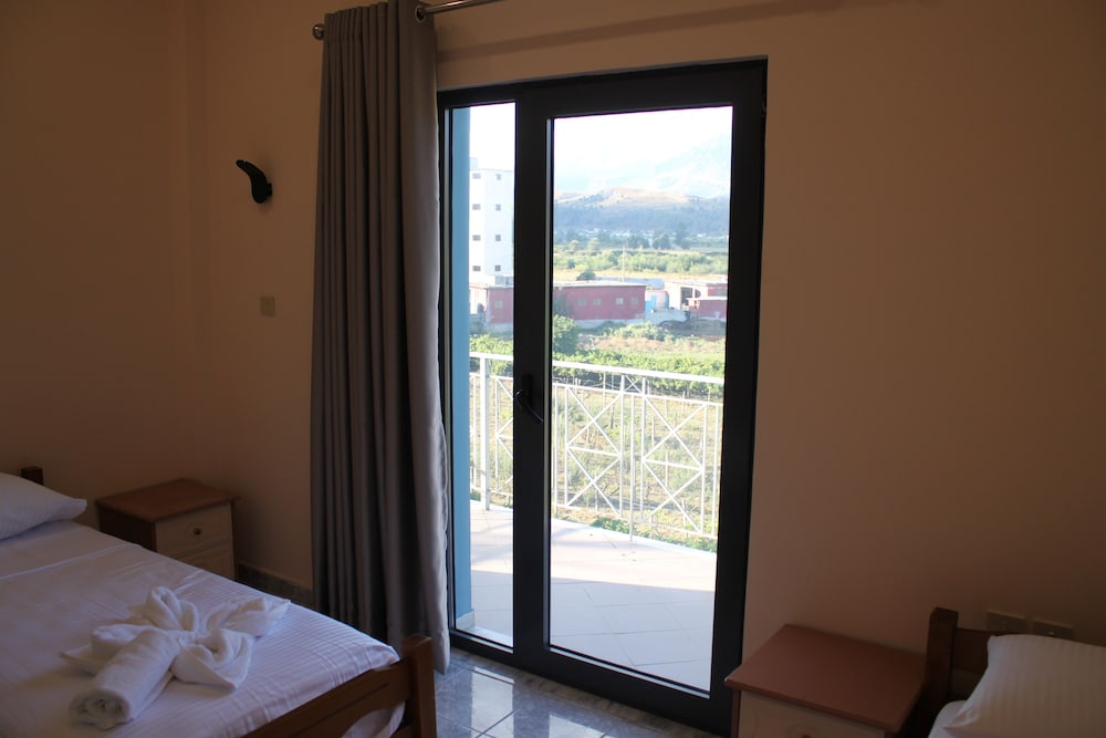 Basic Single Room photo 2