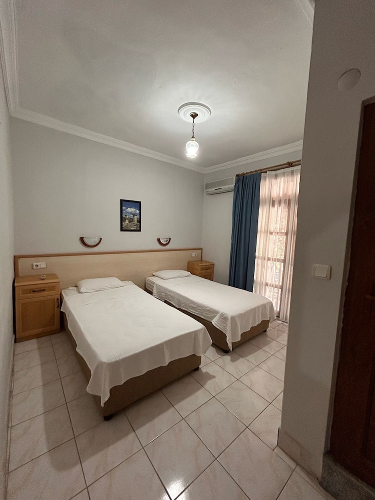 Basic Double Room Single Use photo 2