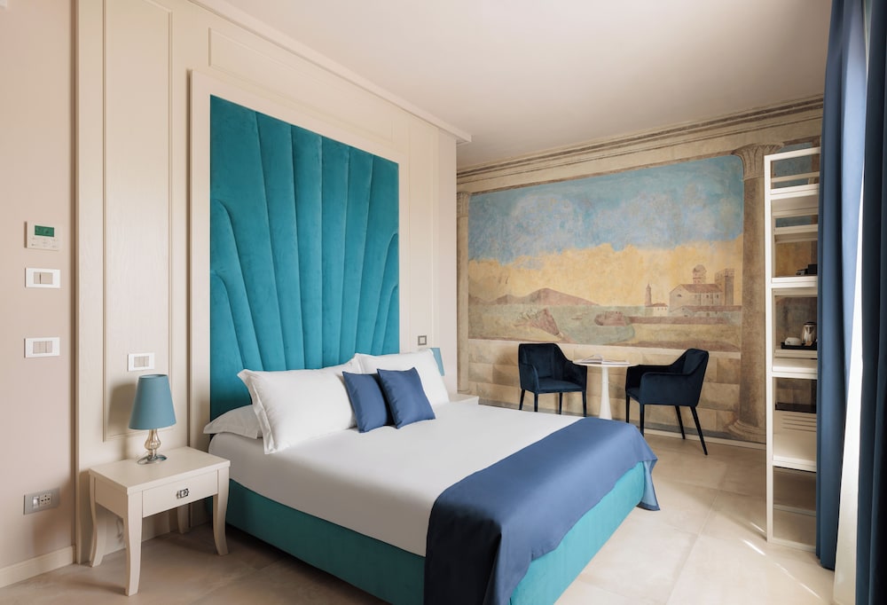 Deluxe Double Room, Courtyard View