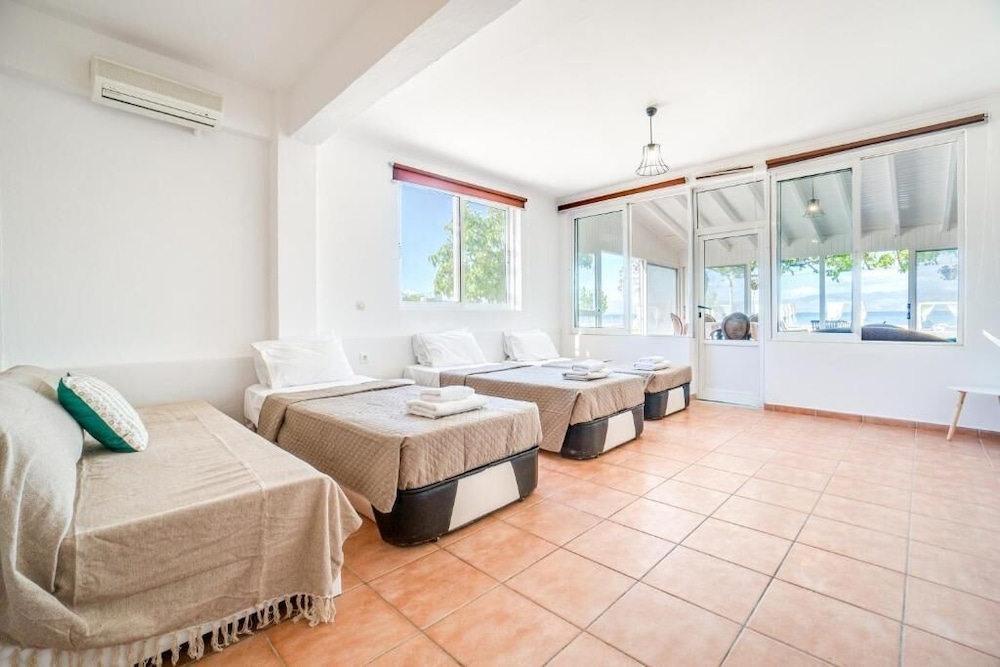 Apartment, Multiple Beds, Sea View, Ground Floor photo 2