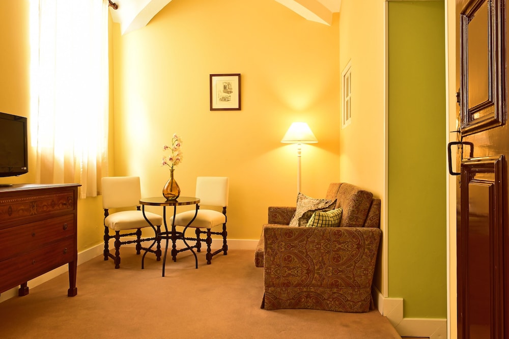 Family Room (Triple) - Photo 1