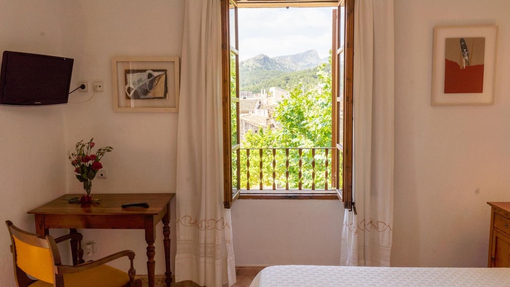 Standard Double Room - Photo 8