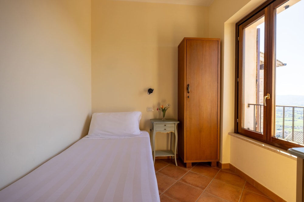Superior Single Room, City View