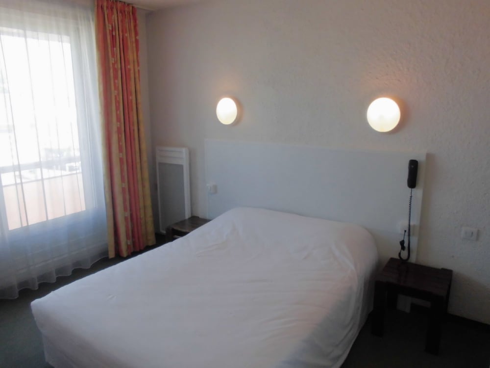 Standard Double Room - Photo 3