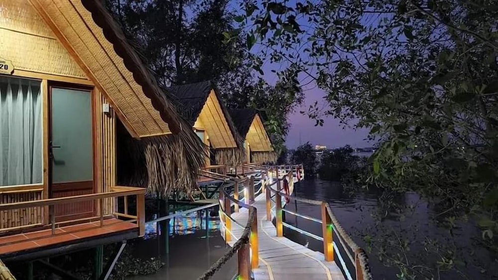 Traditional Double Room, 1 Bedroom, Non Smoking, River View photo 2