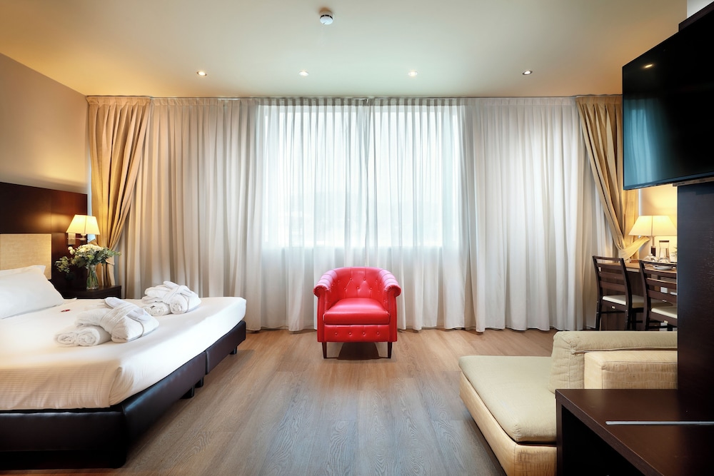 Junior Studio Suite, Hill View photo 1