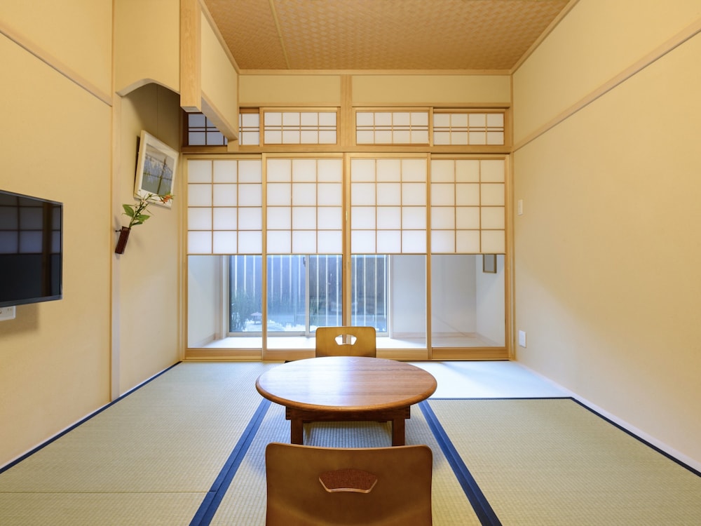 Deluxe Room 1