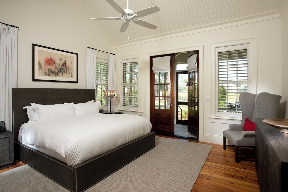 Signature 4 Bedroom Lagoon Residence 1004