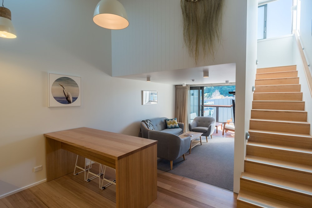 Apartment, 2 Bedrooms, Partial Sea View photo 1