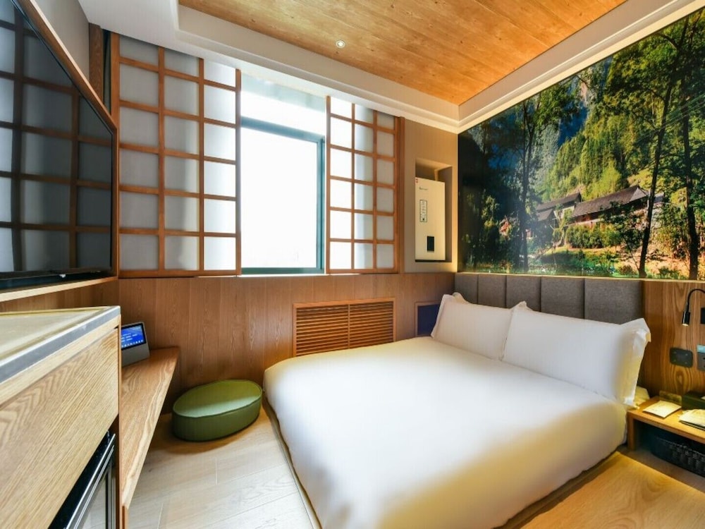 Senior Double Room, City View