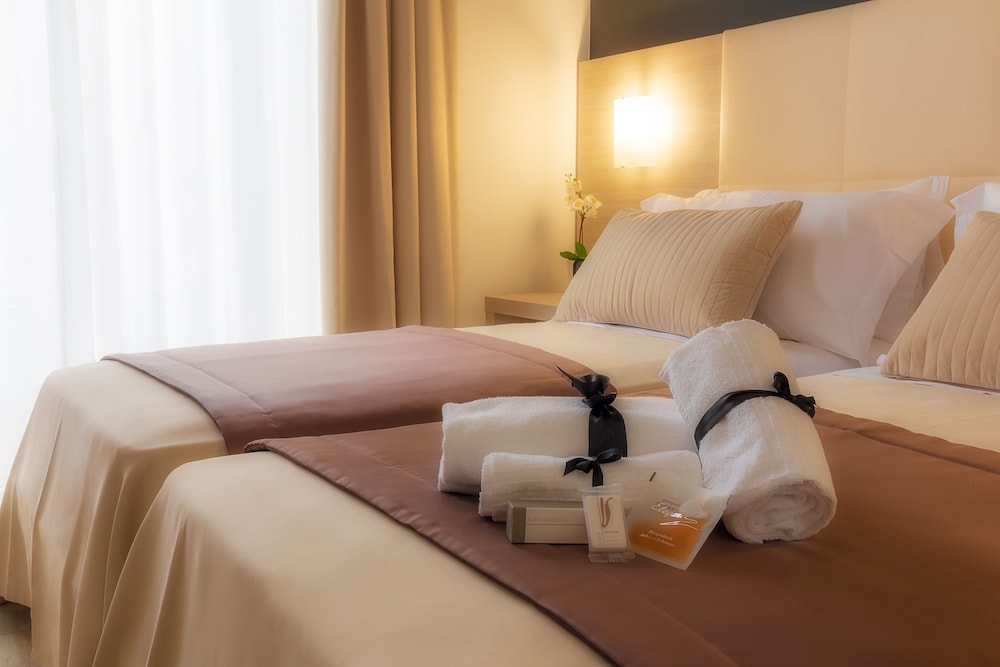 Deluxe Double or Twin Room photo 1