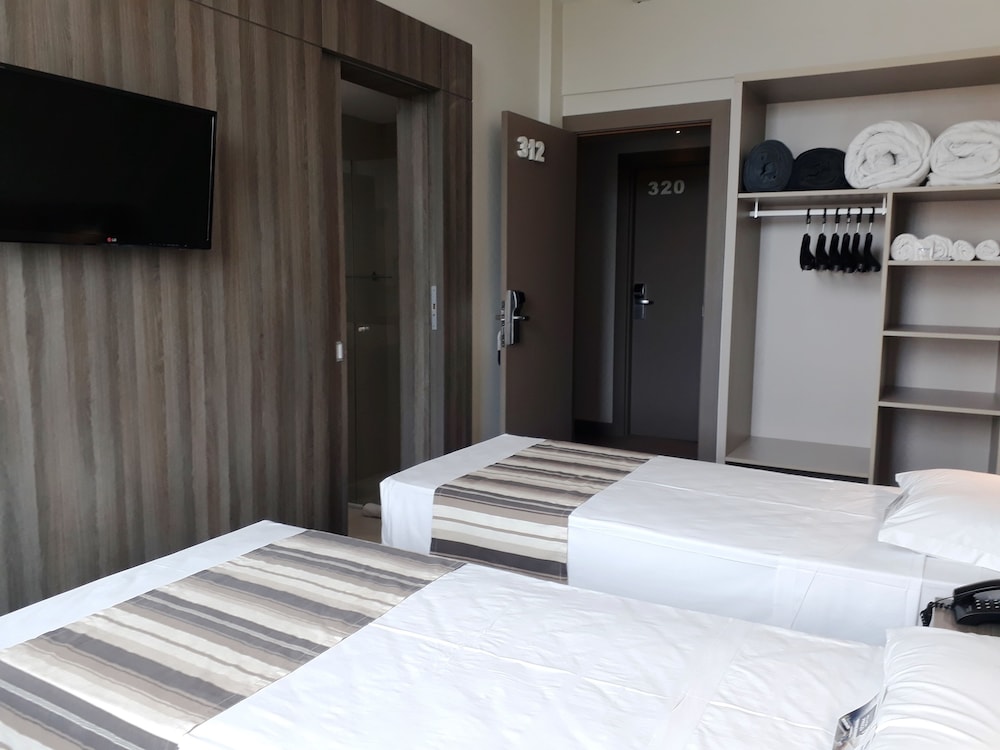 Standard Twin Room photo 3