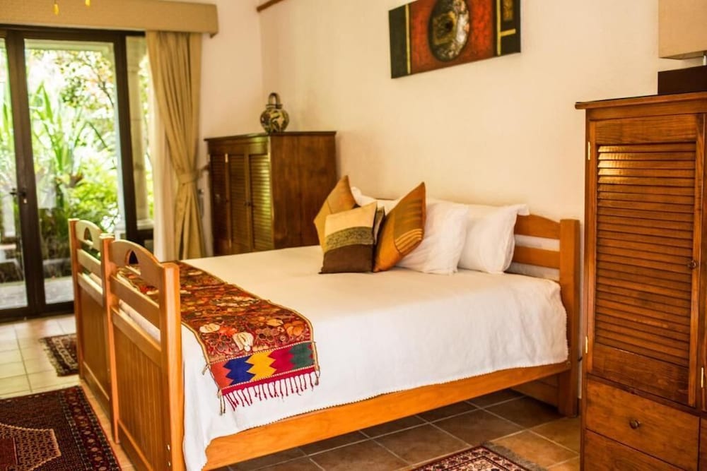 Hacienda Suite with private external bathroom photo 2