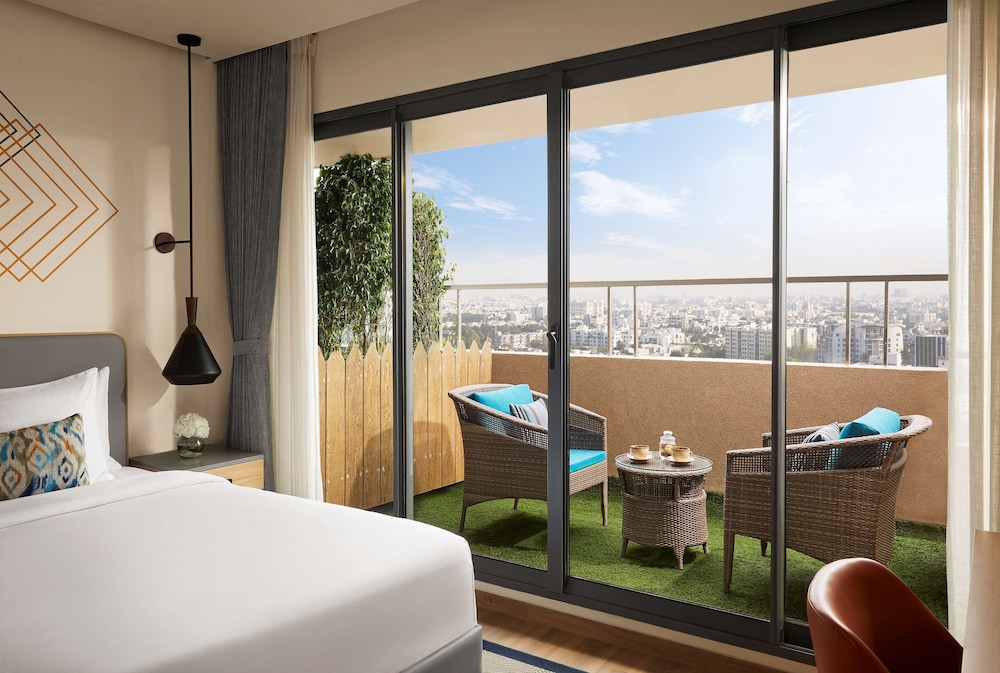 Room, 1 King Bed with Sofa bed, Balcony
