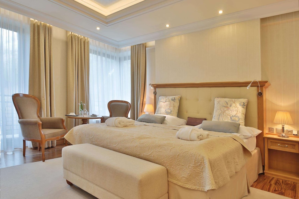 Deluxe Suite, Balcony, River View