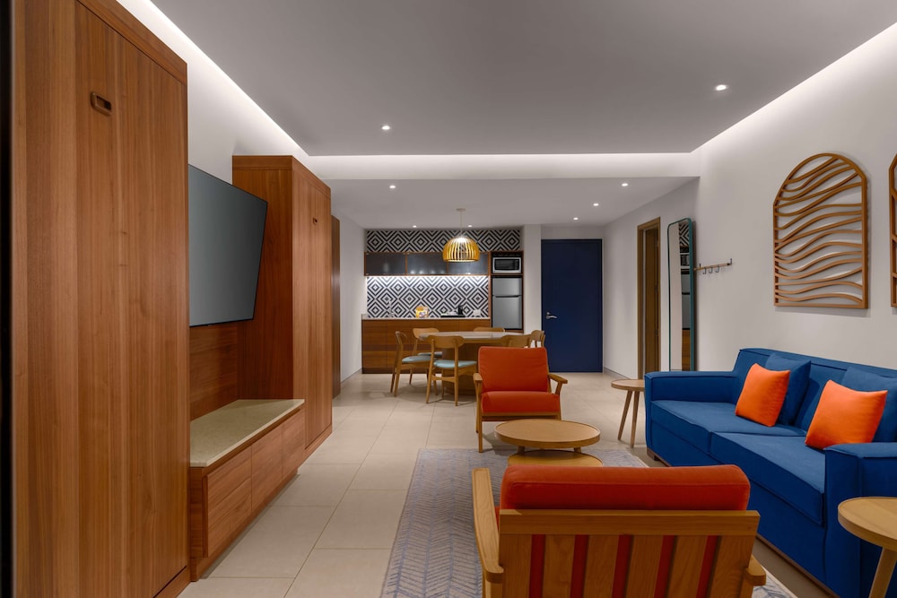 Suite, 1 Bedroom, Patio (Pool) - Photo 4