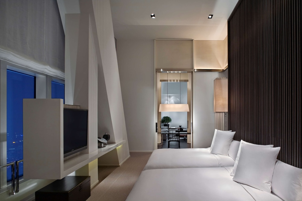 Diplomat Suite photo 2
