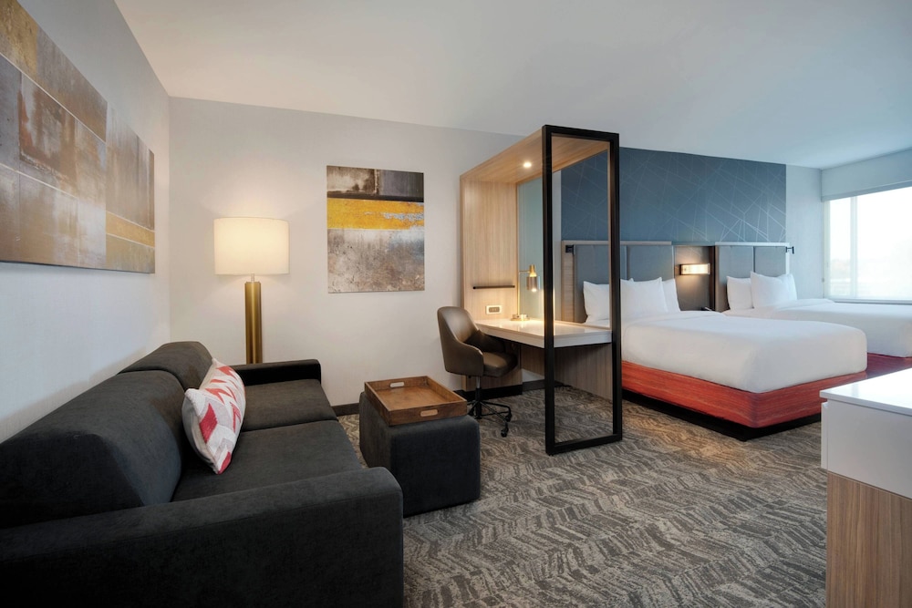 Suite, 2 Queen Beds - Photo 4