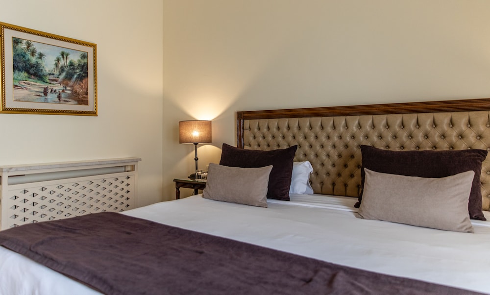 Superior Double Room, 1 King Bed, Non Smoking, Lake View - Photo 1
