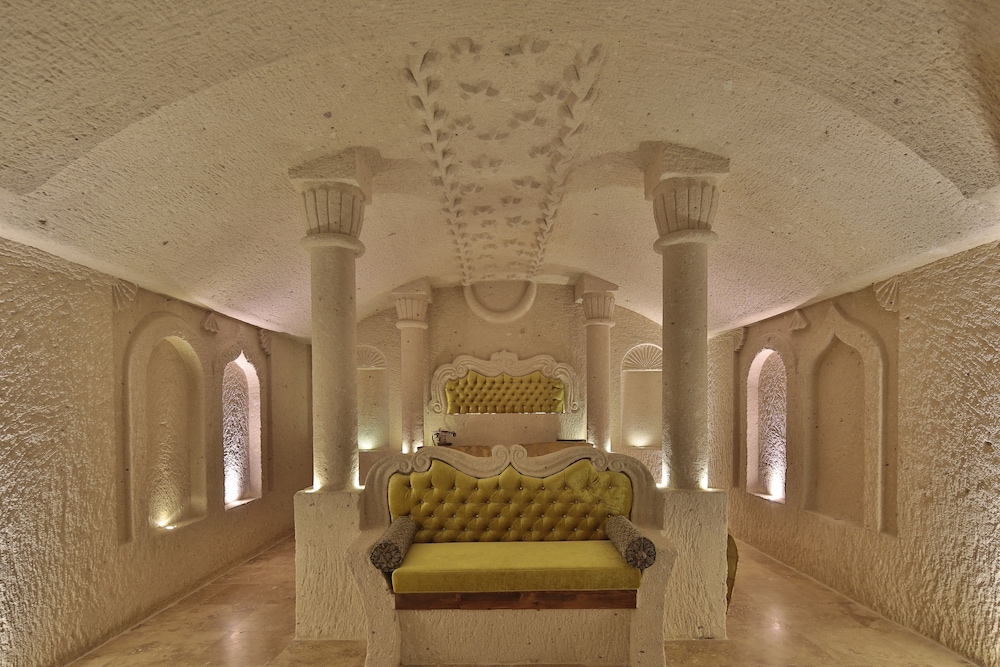 Honeymoon Suite (Romance Cave) photo 1