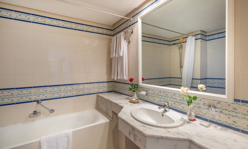 Standard Room - Photo 11